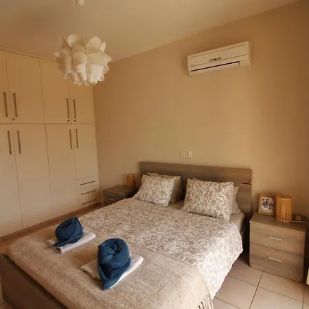 Royal Seacrest Apartman Paphos